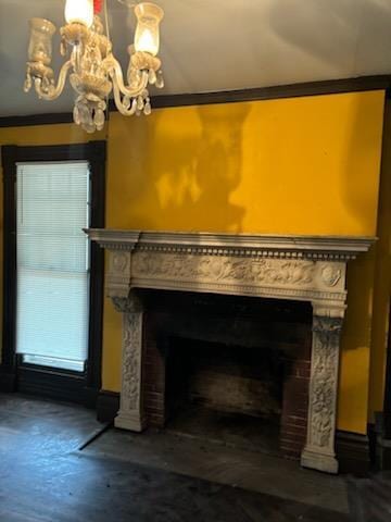 interior details with a notable chandelier and ornamental molding