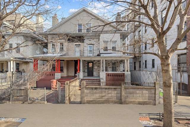 view of front facade featuring a porch