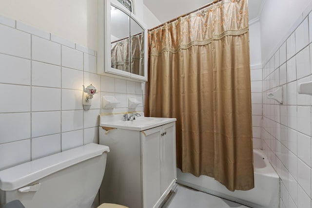 full bathroom featuring tasteful backsplash, vanity, shower / bathtub combination with curtain, tile walls, and toilet