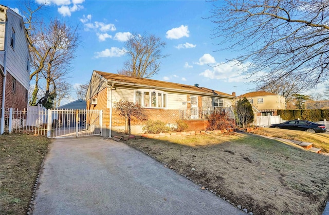 view of front of house with a front yard