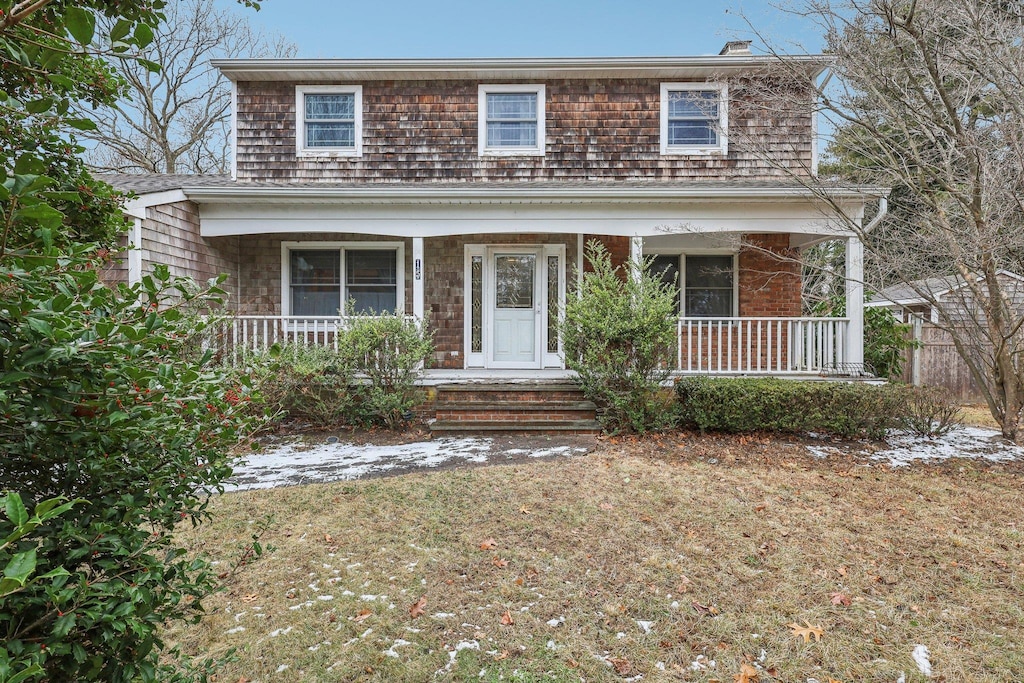 view of front facade with a porch