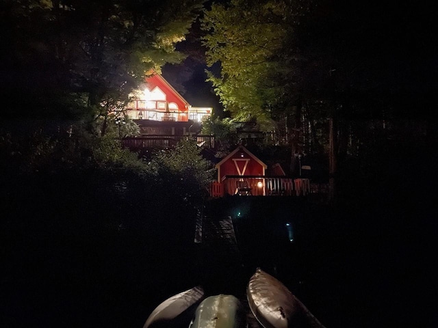 view of yard at twilight