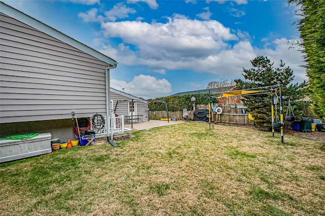 view of yard featuring a patio area