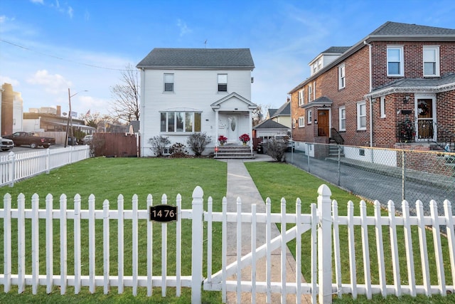 view of front of house featuring a front lawn