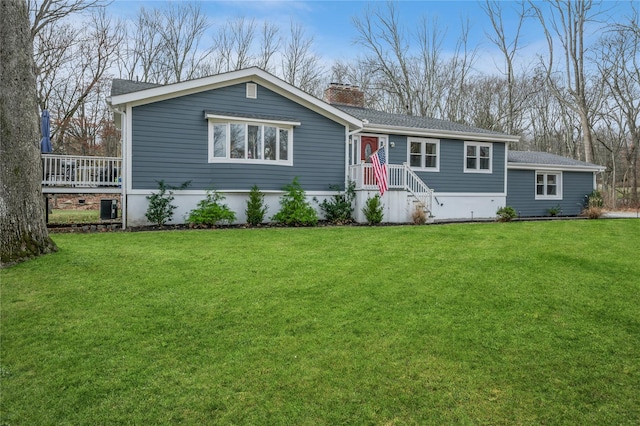 view of front of property with a front yard