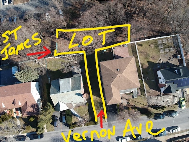 Listing photo 3 for 23 Saint James Ter, Yonkers NY 10704