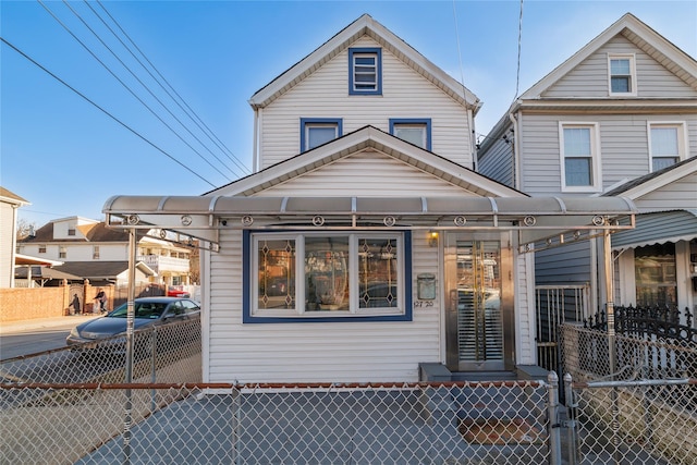 view of front of property featuring covered porch