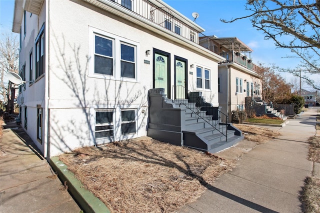 view of front of house featuring a residential view