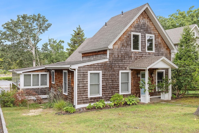 view of front of house with a front yard