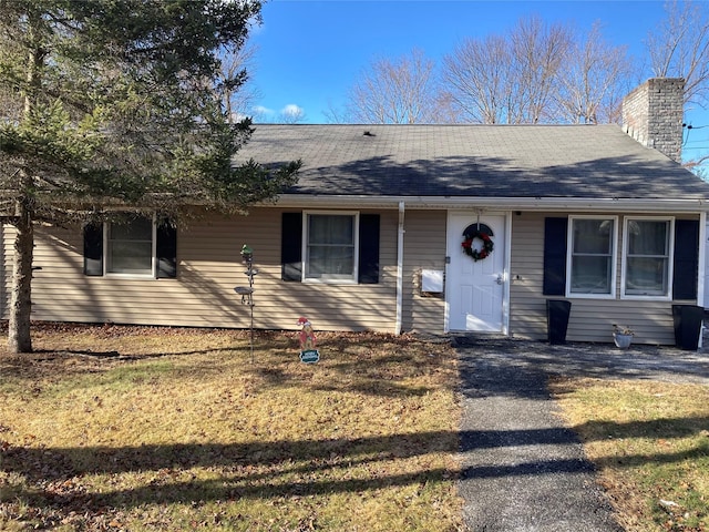 44 Kelly Ridge Rd, Carmel, NY 10512 - ranch-style home featuring a front lawn