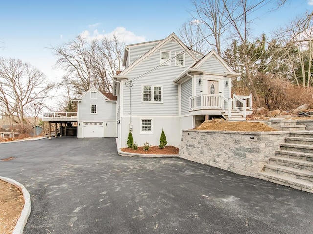 view of front of house featuring a garage