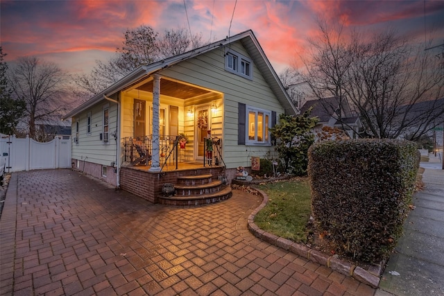 view of front of house featuring a porch