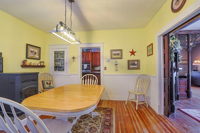 dining room with light hardwood / wood-style floors