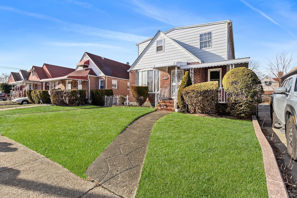 view of front of house with a front yard