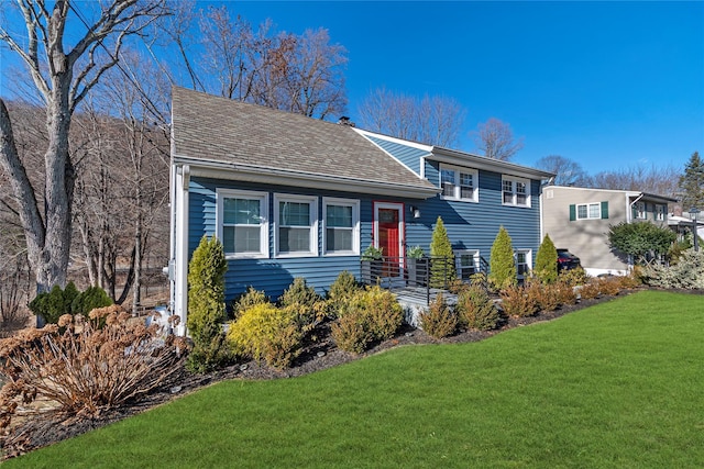 view of front of house with a front yard