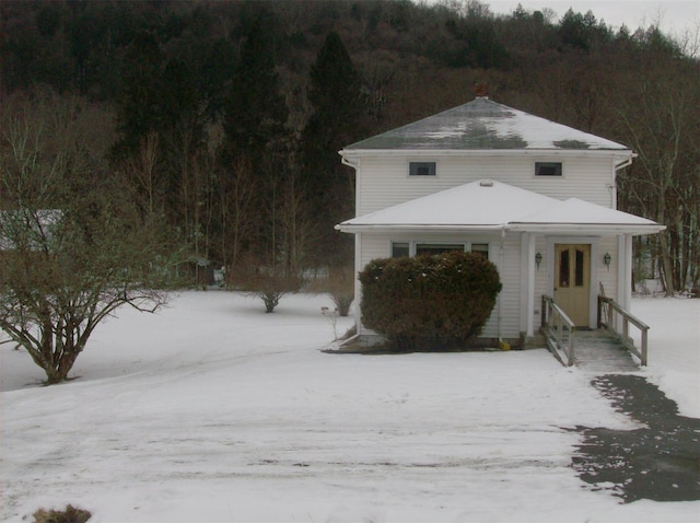 view of front of property