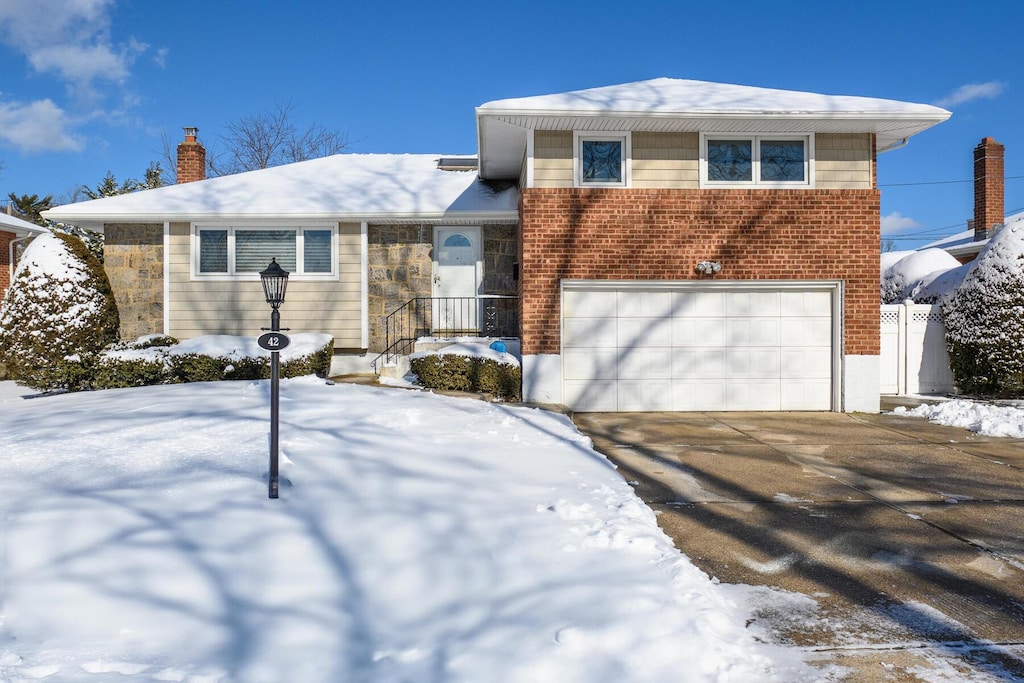 view of front facade with a garage