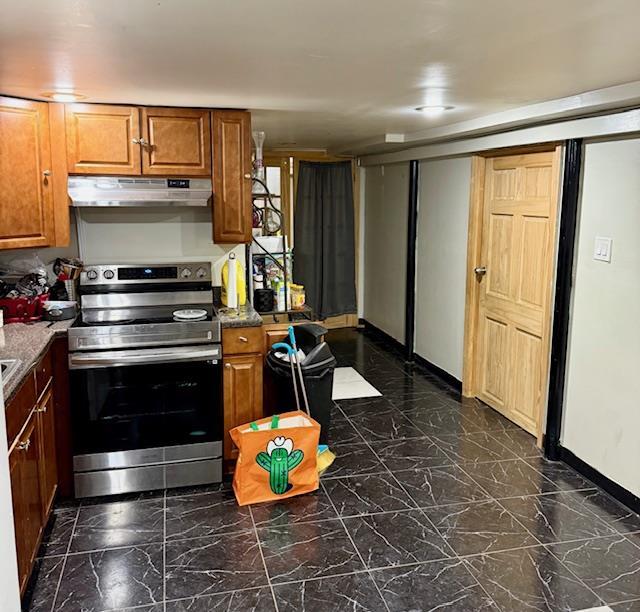 kitchen featuring electric stove