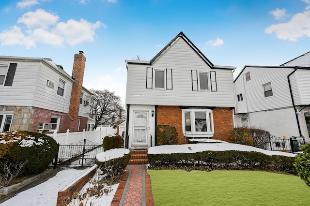 view of front of house featuring a front yard