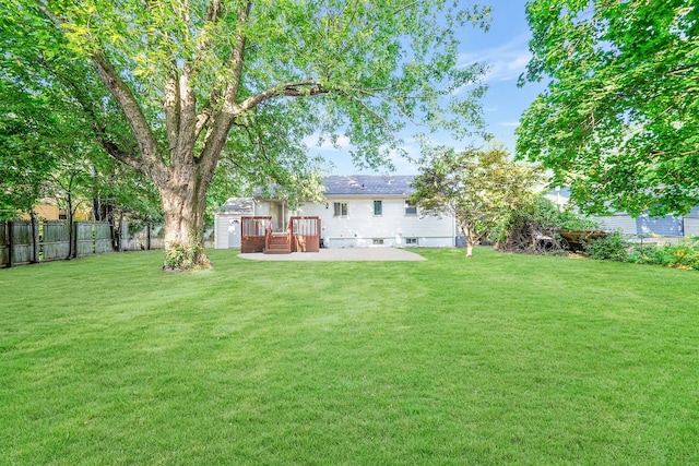 view of yard with a patio