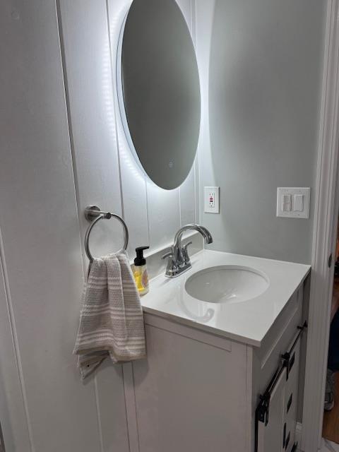 bathroom featuring vanity