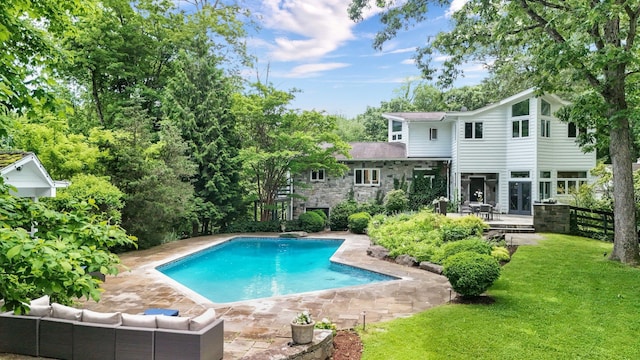 652 Long Hill Rd W, Briarcliff Manor, NY 10510 - swimming pool featuring a patio and outdoor lounge area