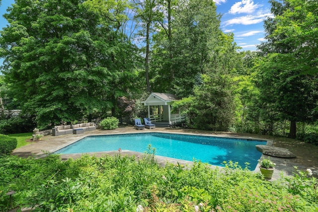 652 Long Hill Rd W, Briarcliff Manor, NY 10510 - swimming pool featuring an outdoor hangout area and a patio area