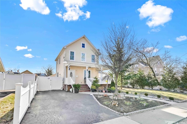 view of front of house with covered porch