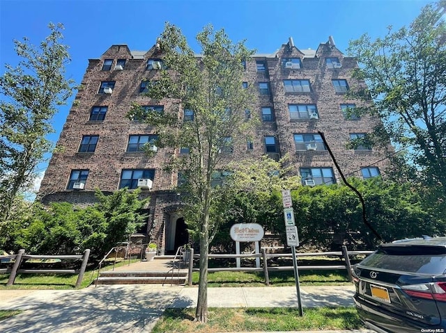 141 Wyckoff Pl Unit 5F, Woodmere NY, 11598, 1 bedrooms, 1 bath condo for sale