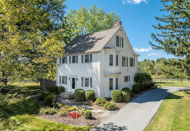 view of front of house with a front yard