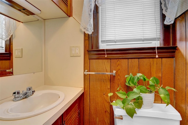 bathroom with vanity