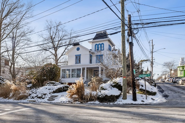 view of front of house