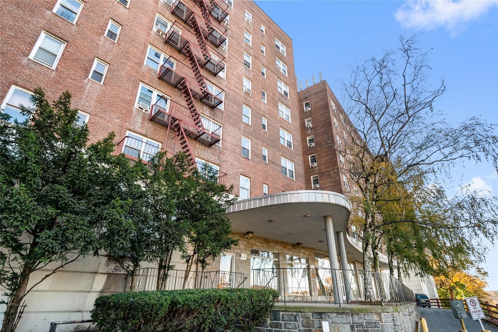2630 Kingsbridge Ter Unit 3V, Bronx, NY 10463 - photo 1