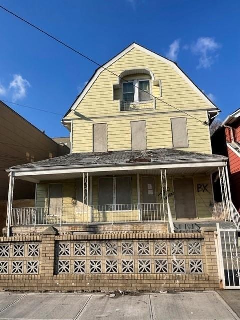 view of front of home with covered porch