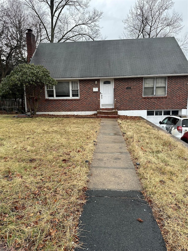 view of front of house featuring a front yard