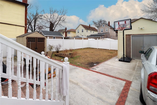 view of yard with a shed