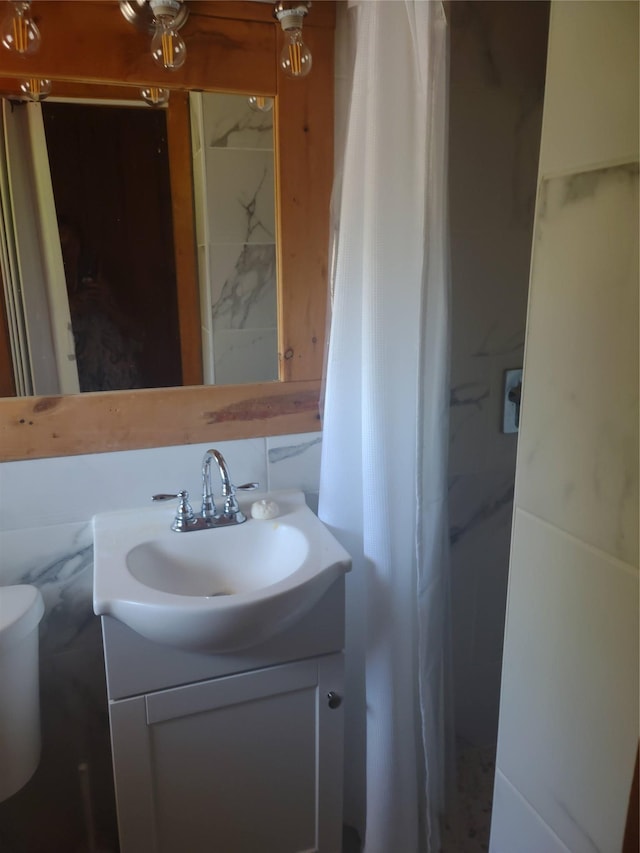 1139 State Route 17b, Mongaup Valley, NY 12762 - full bath featuring vanity and curtained shower