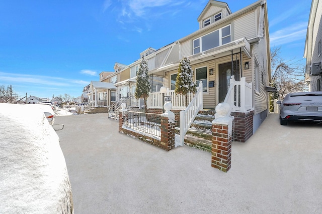 view of front of house featuring covered porch