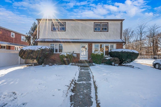 view of front of property