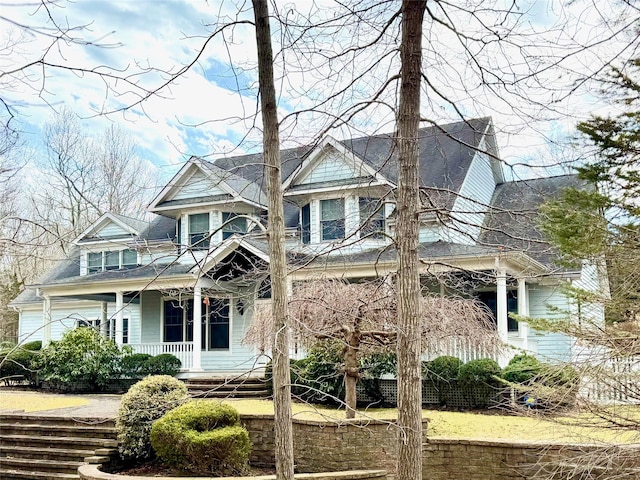 view of front facade with covered porch