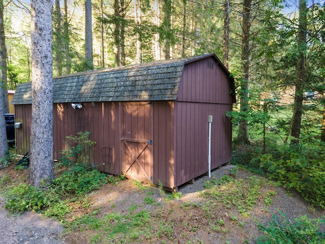 view of outbuilding