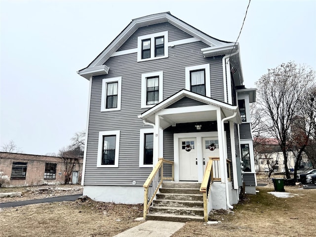 view of front property