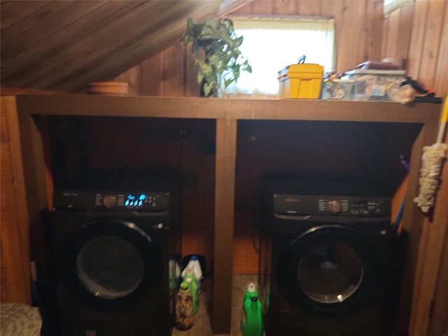 laundry room featuring washer / dryer