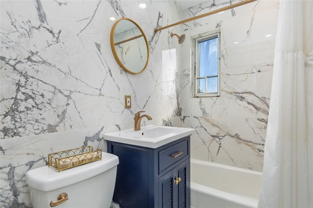 full bathroom featuring shower / bathtub combination with curtain, vanity, and toilet