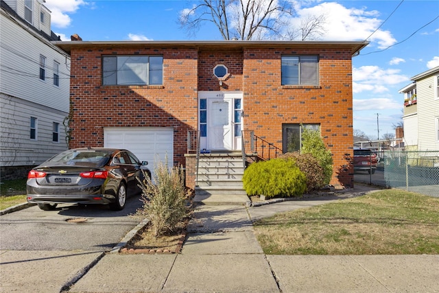 view of front facade featuring a garage
