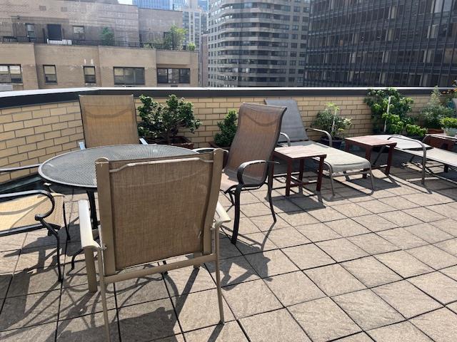 301 E 48th St Unit 2C, New York Manhattan, NY 10017 - photo 18