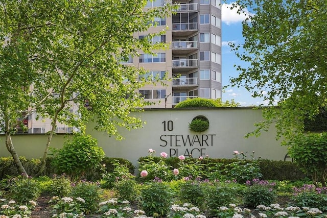 view of community / neighborhood sign