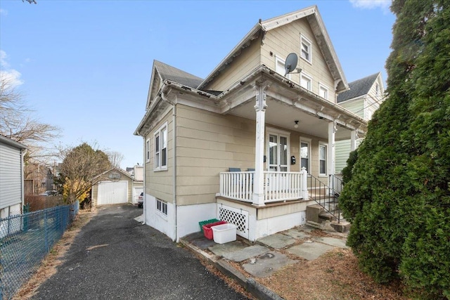 view of front of property with covered porch