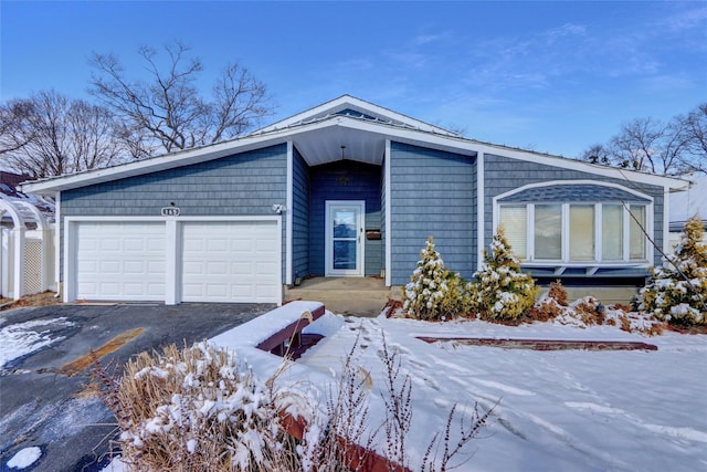 view of front facade with a garage