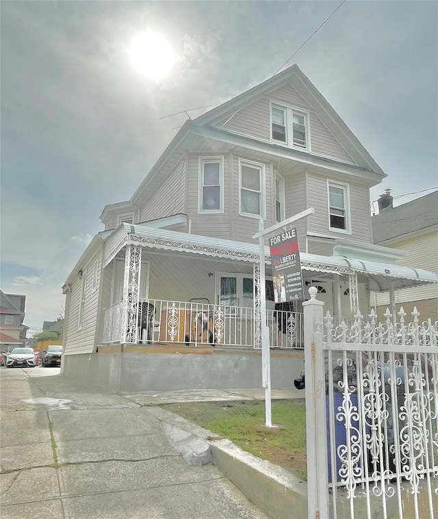 view of front of house featuring covered porch